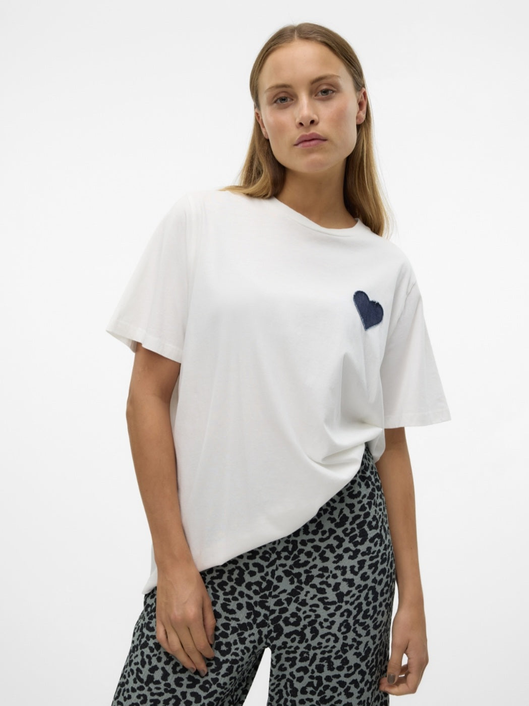 VM Oversized Heart Tshirt In White