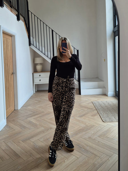 Only Mid-Rise Barrel Leg Leopard Print Jean