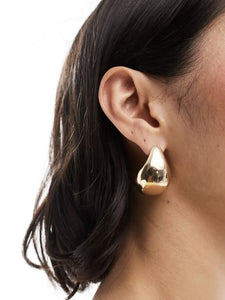 Pieces Oversized Droplet Stud Earrings In Gold or Silver